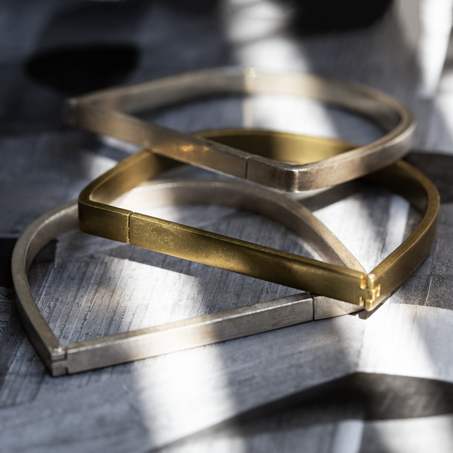 Brass Single Bar Tension Cuff